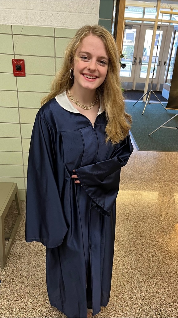 Cap and Gown pictures 2022